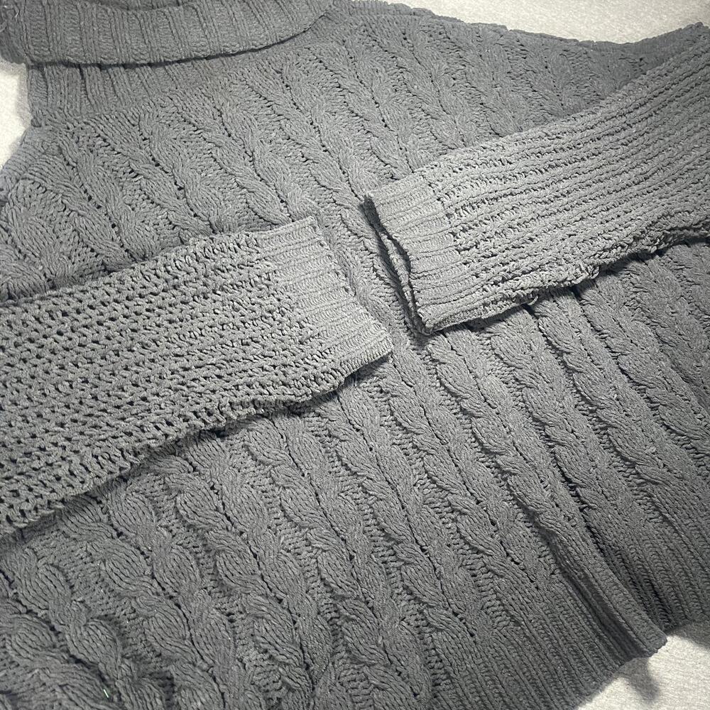 POL Women's Medium Gray Cable Knit Turtleneck “cozy” Sweater RN#133793 polyester - Picture 5 of 9